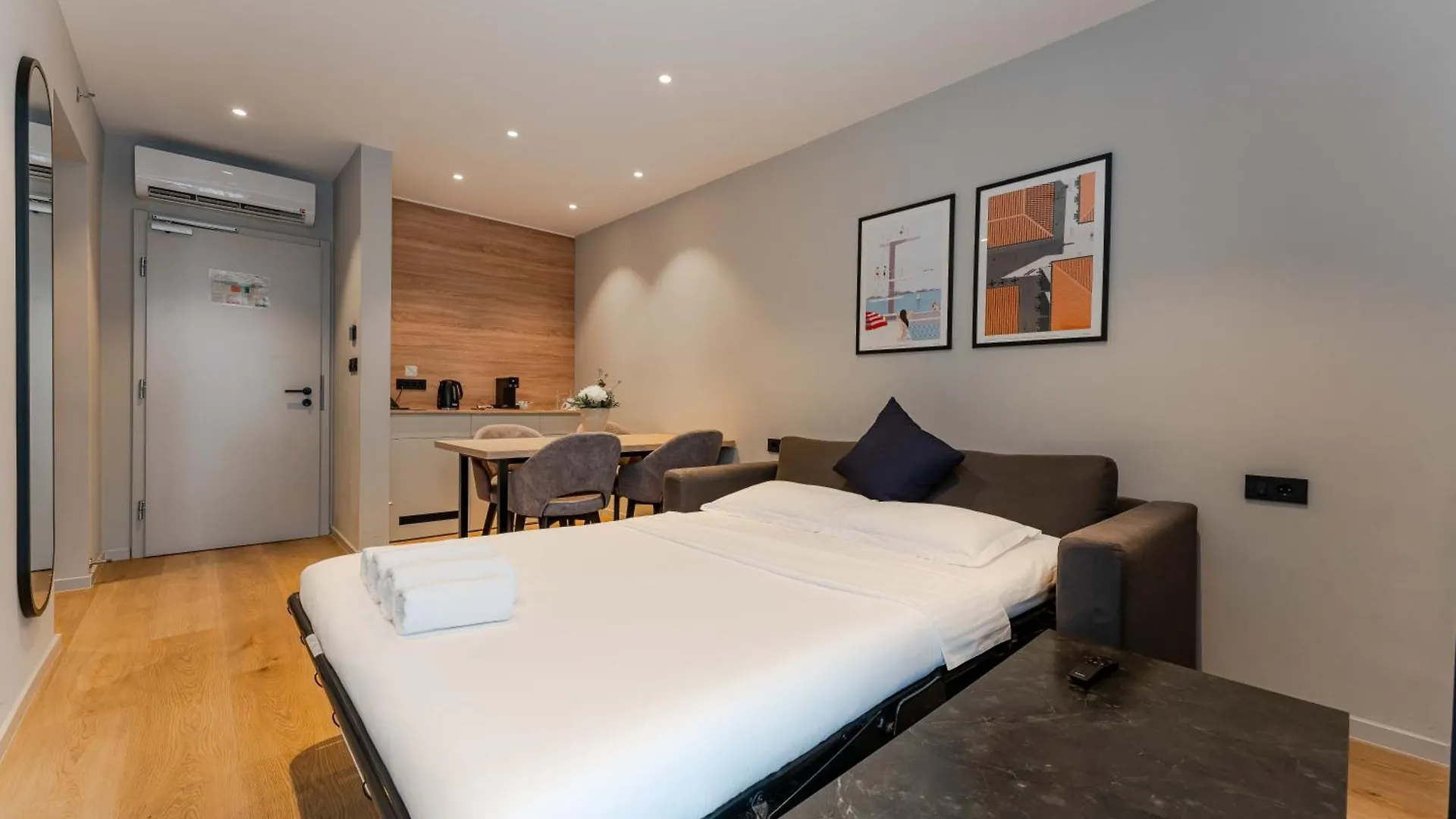 Hotel A'Mare زادار