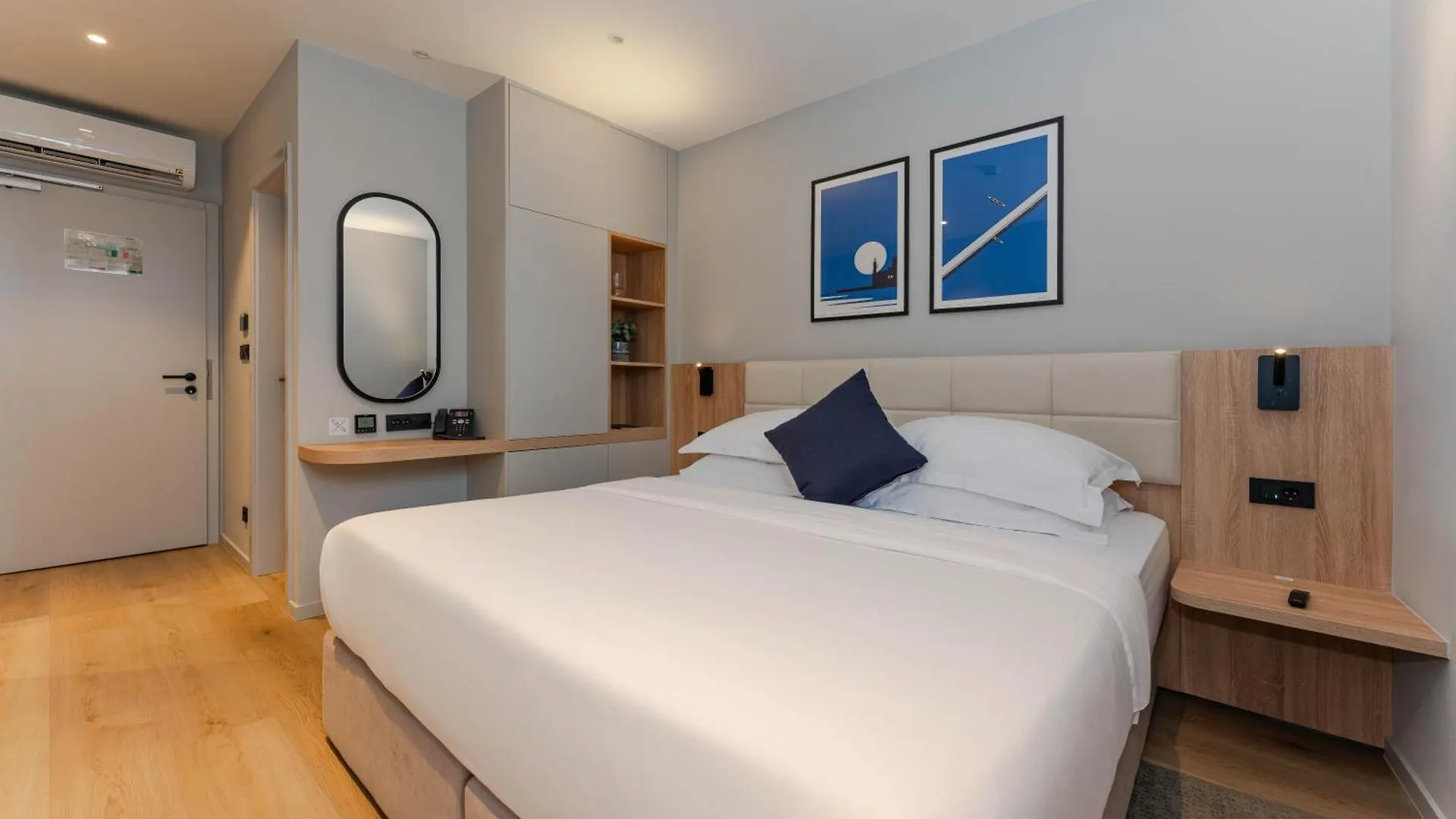 Hotel A'Mare Задар