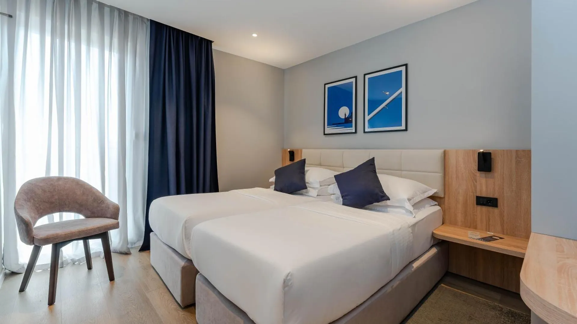 Hotel A'Mare Задар